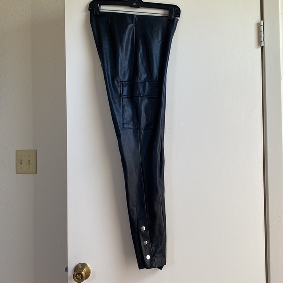 Zara Faux Leather Leggings Size USA Small - Picture 2 of 2